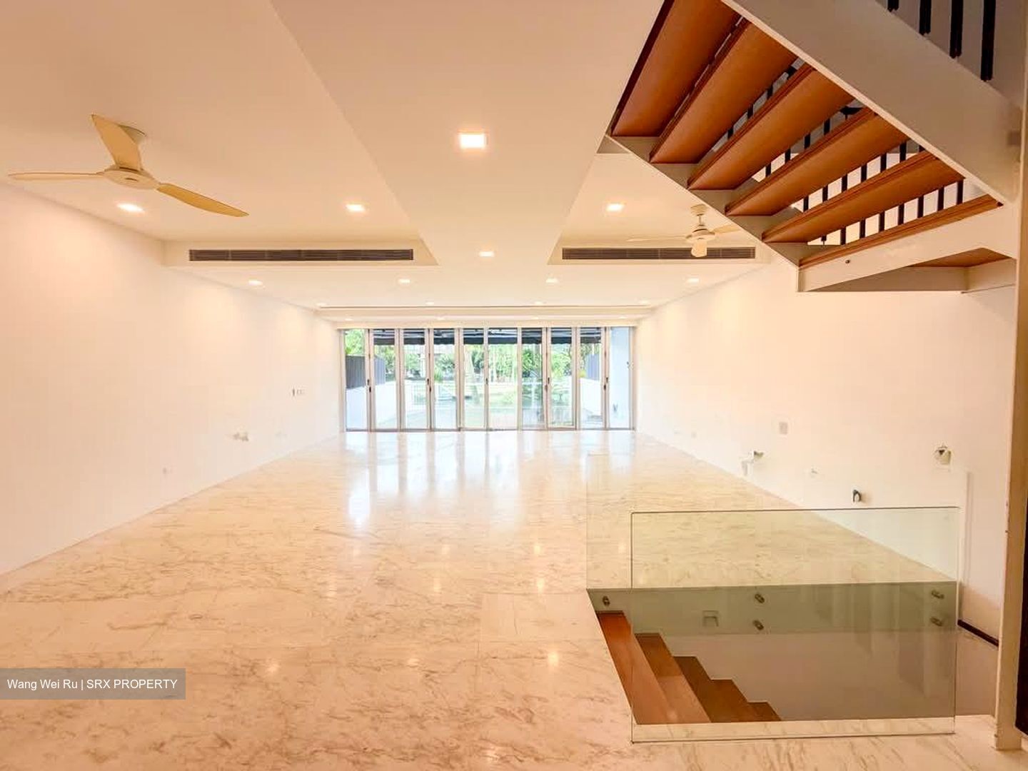 Ocean 8 (D4), Terrace #586208231